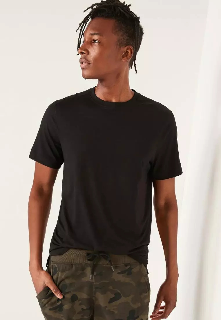 Buy Old Navy Beyond 4-Way Stretch T-Shirt for Men 2025 Online