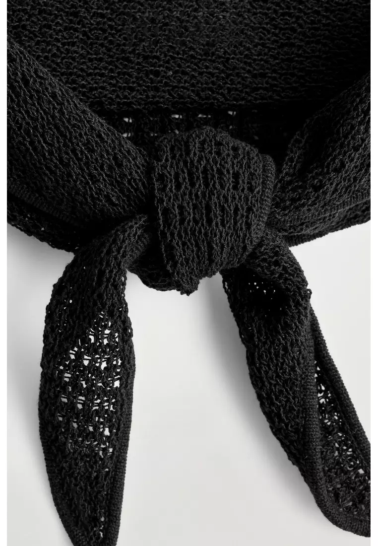 OPEN-KNIT TRIANGLE SCARF