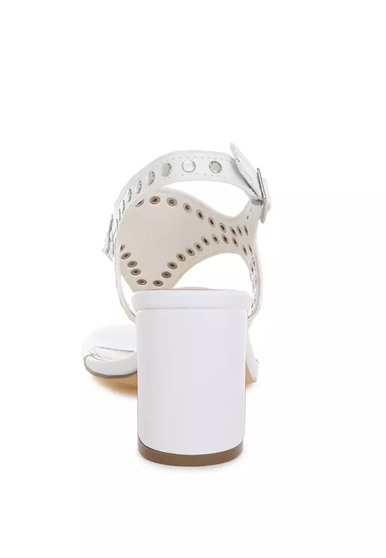 Sandal Kulit Asli Bertabur Paku Warna Putih