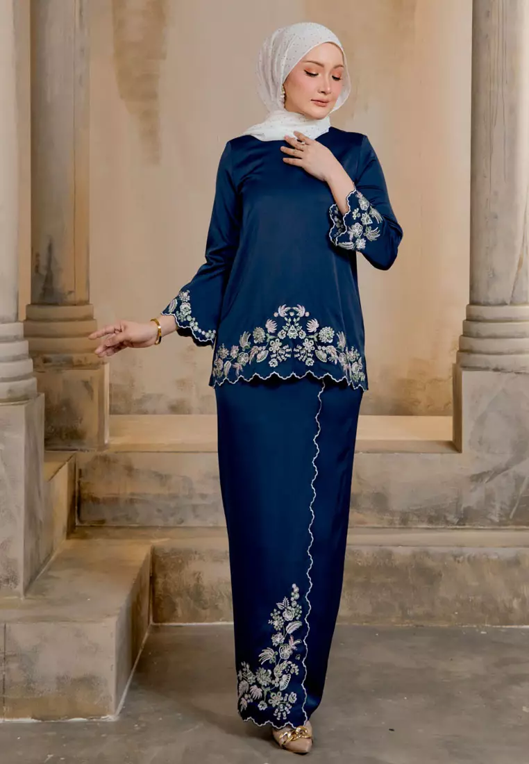 Suri Luxe Embroidery Baju Kurung Kedah Satin with Skirt Belah Selisih