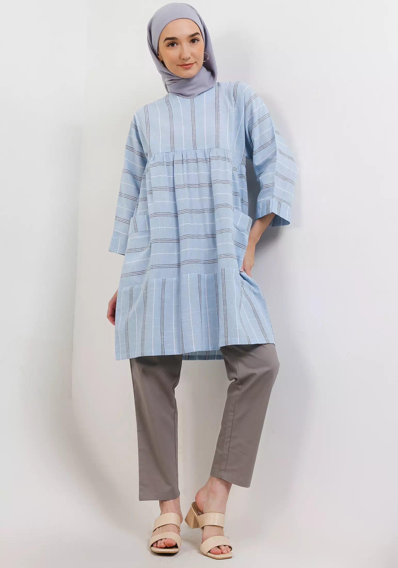 MFMW Halimoutu Tunik Biru Motif Salur