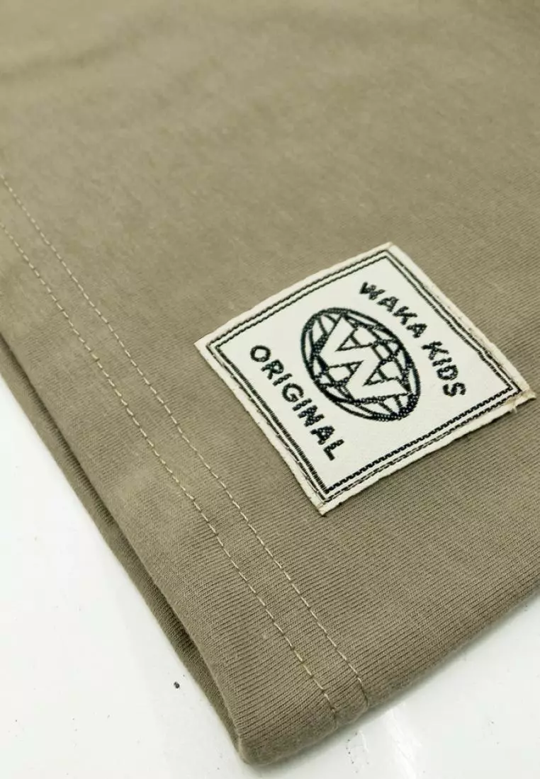 Wakakids Baju Anak Oblong Lengan Pendek Atasan Kaos Basic Tshirt Unisex Polos Logo Dino 4109 Coklat