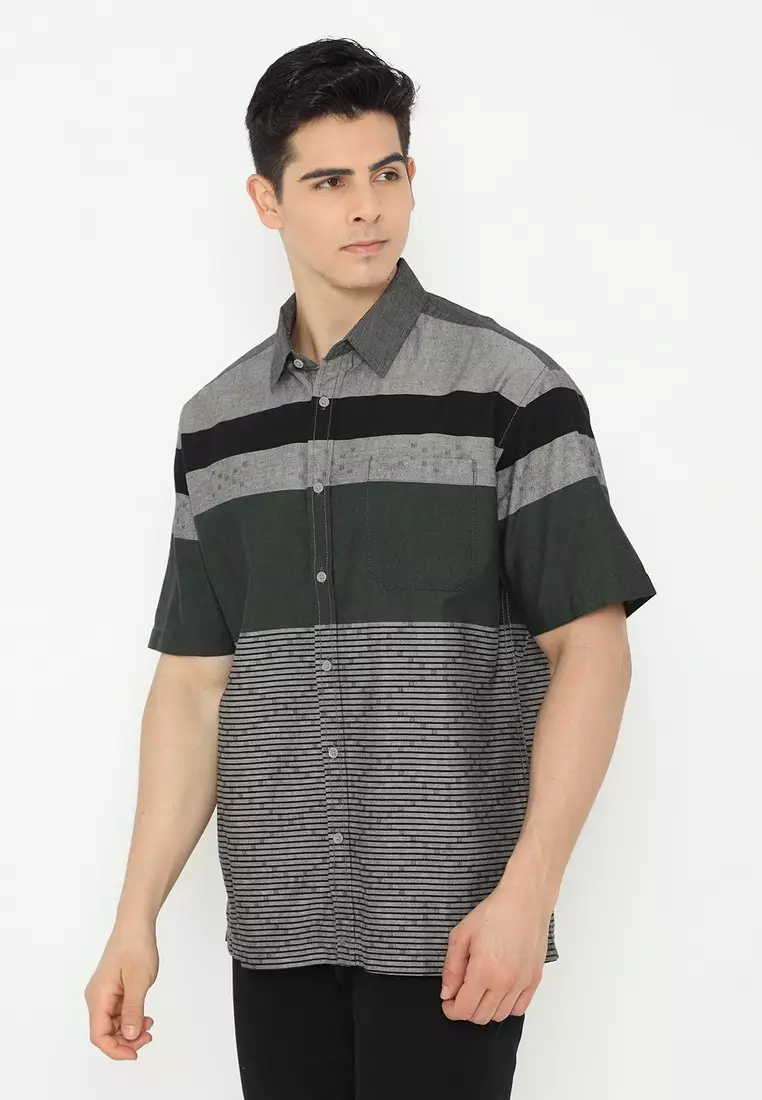 POLICE Kemeja Border Printing Regular Fit Pria