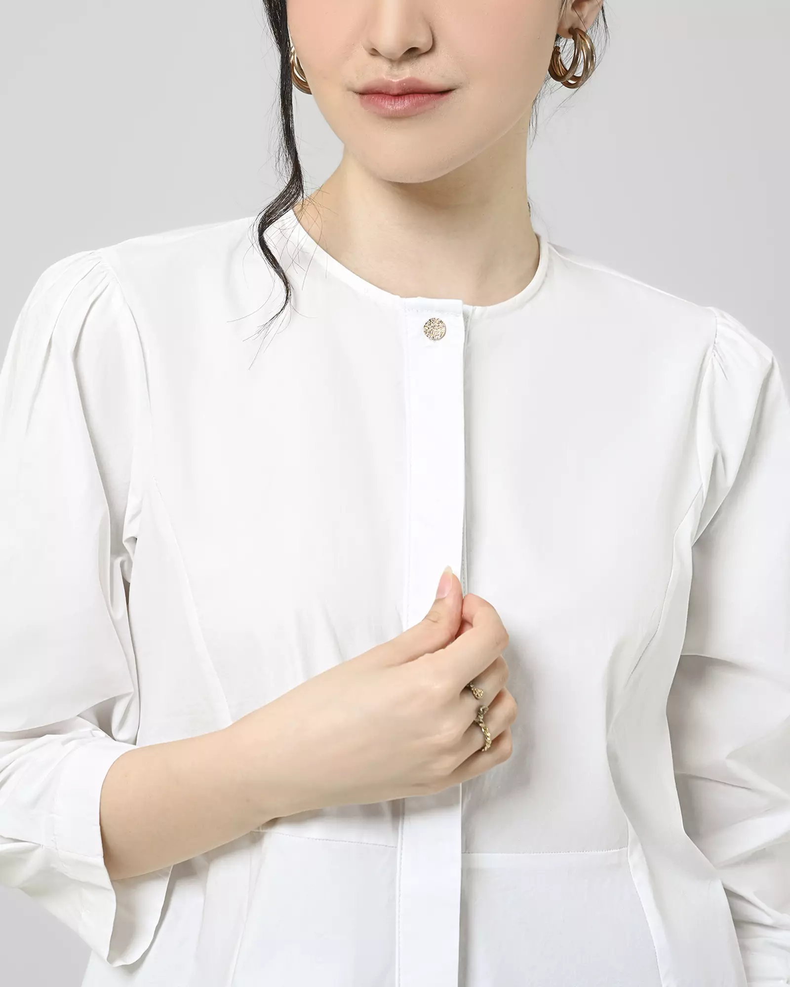 Geulis.id SAIKA BLOUSE - Brokenwhite