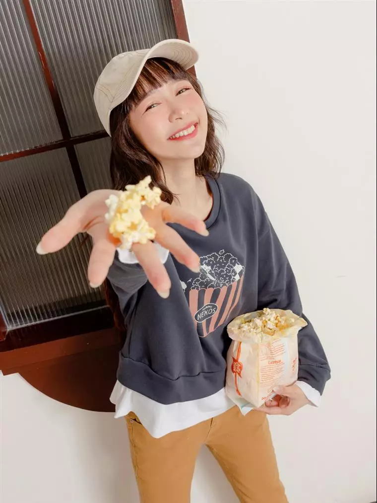 Hand-Drawn Cat Print Cute Top [AB18028]