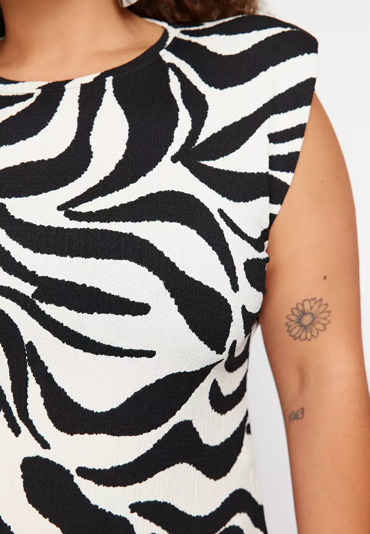 Plus Size Round Neck Mini Dress