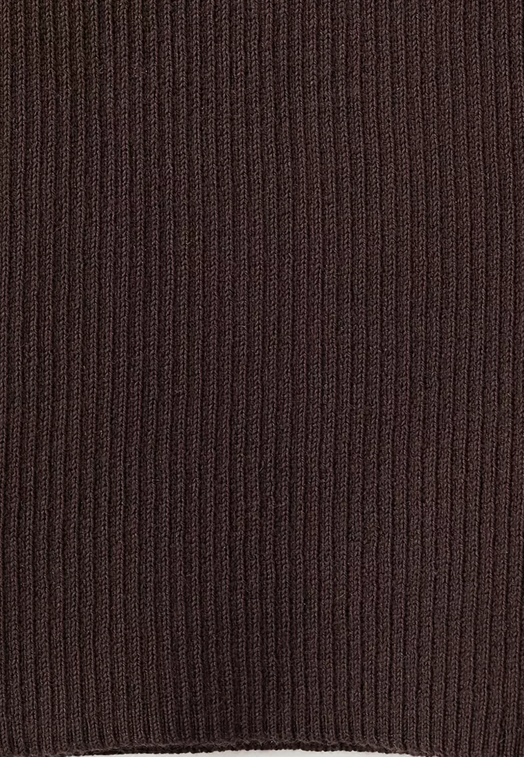 Fitted Fine-Knit Top