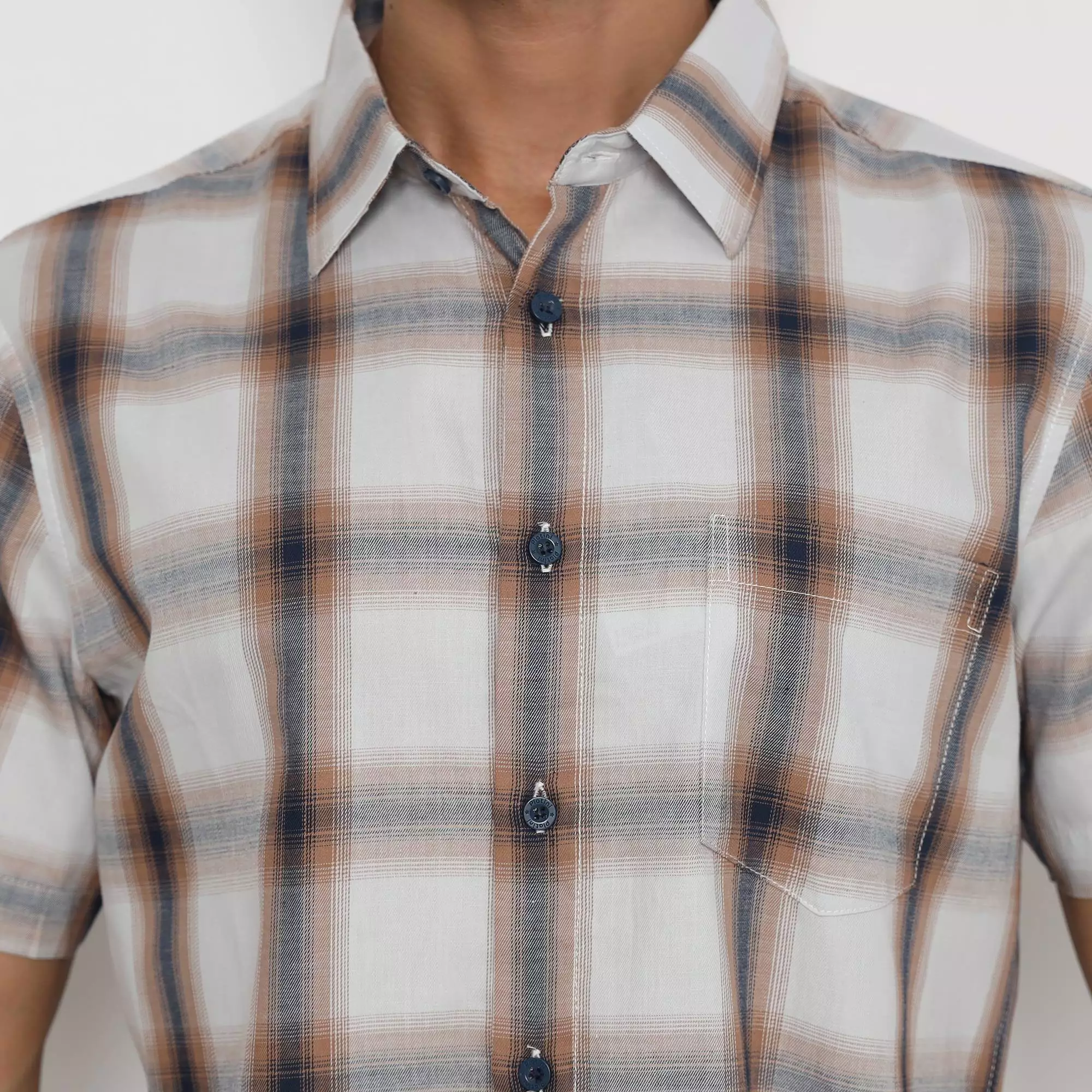 (Special Price) Platini Kemeja Motif Kotak Pria Lengan Pendek Katun Abu 73452