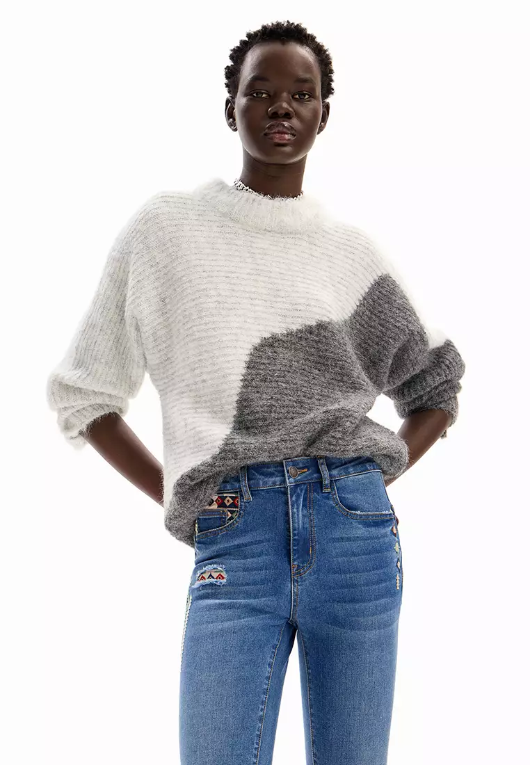 Desigual Woman Slim embroidered jeans.