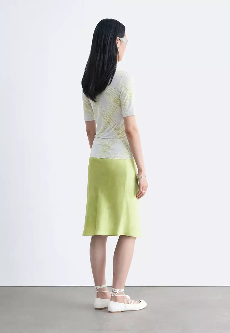 Short-Sleeves Mock-Neck Top