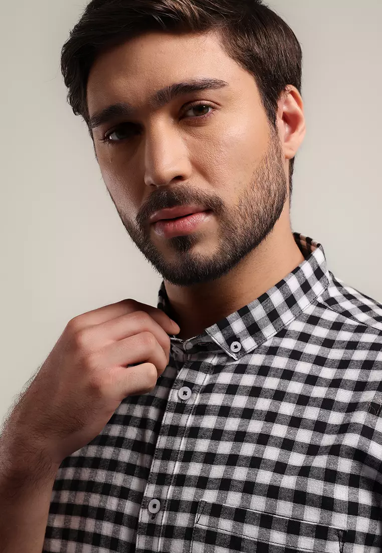 MOC Kemeja Lengan Pendek Pria IRVINE - BLACK Ukuran M