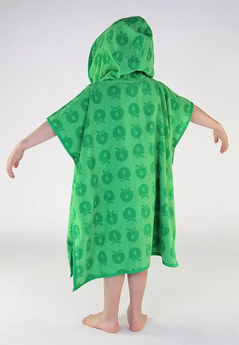 Towel poncho with apples