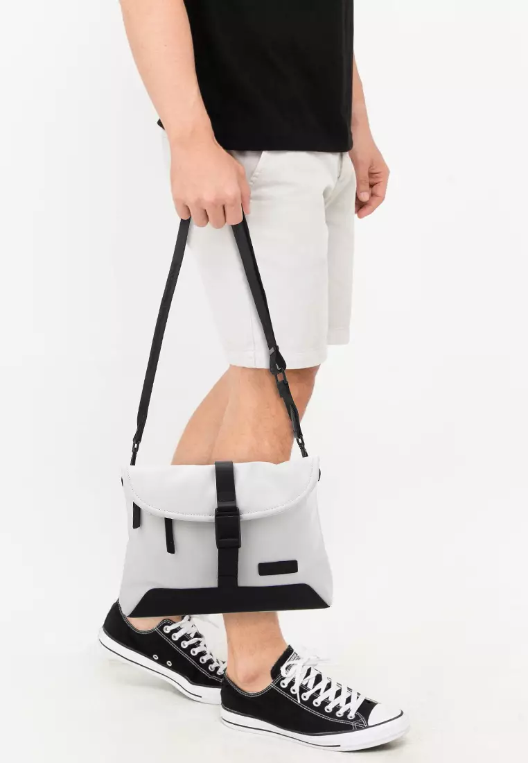 Qiunton Clutch / Messenger Bag