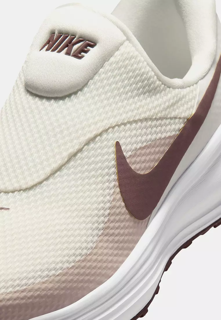 Revolution 8 EasyOn Road Running Shoes