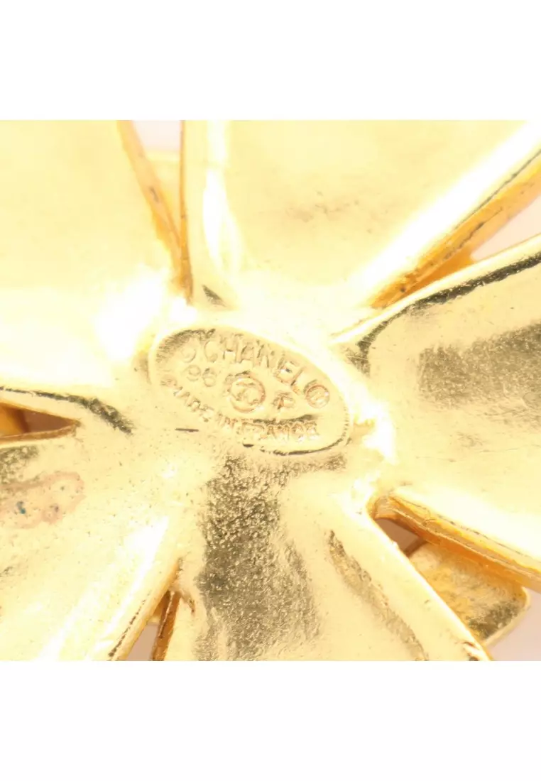 Pre-Loved Chanel coco mark flower 96P brooch GP gold