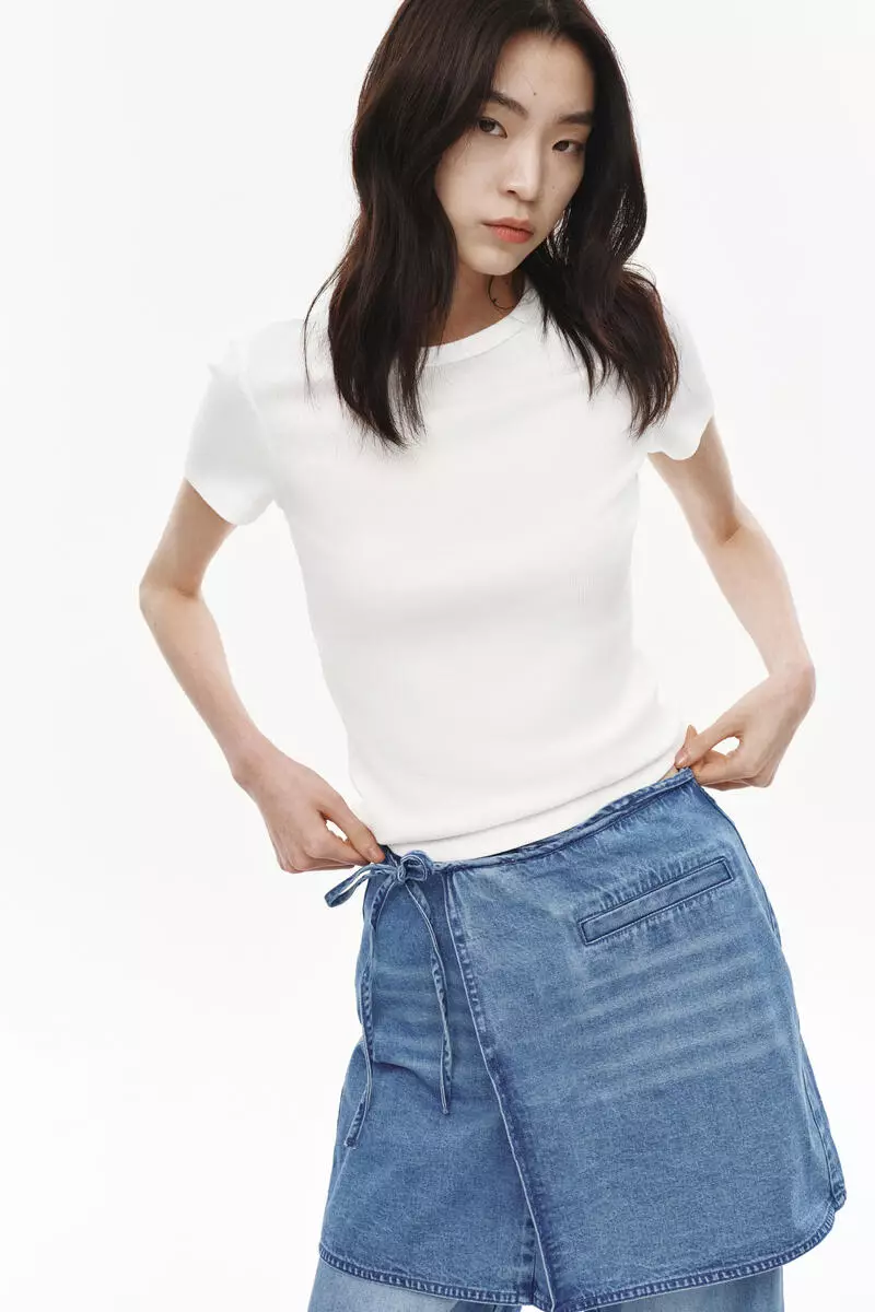 Skirt-layered trousers