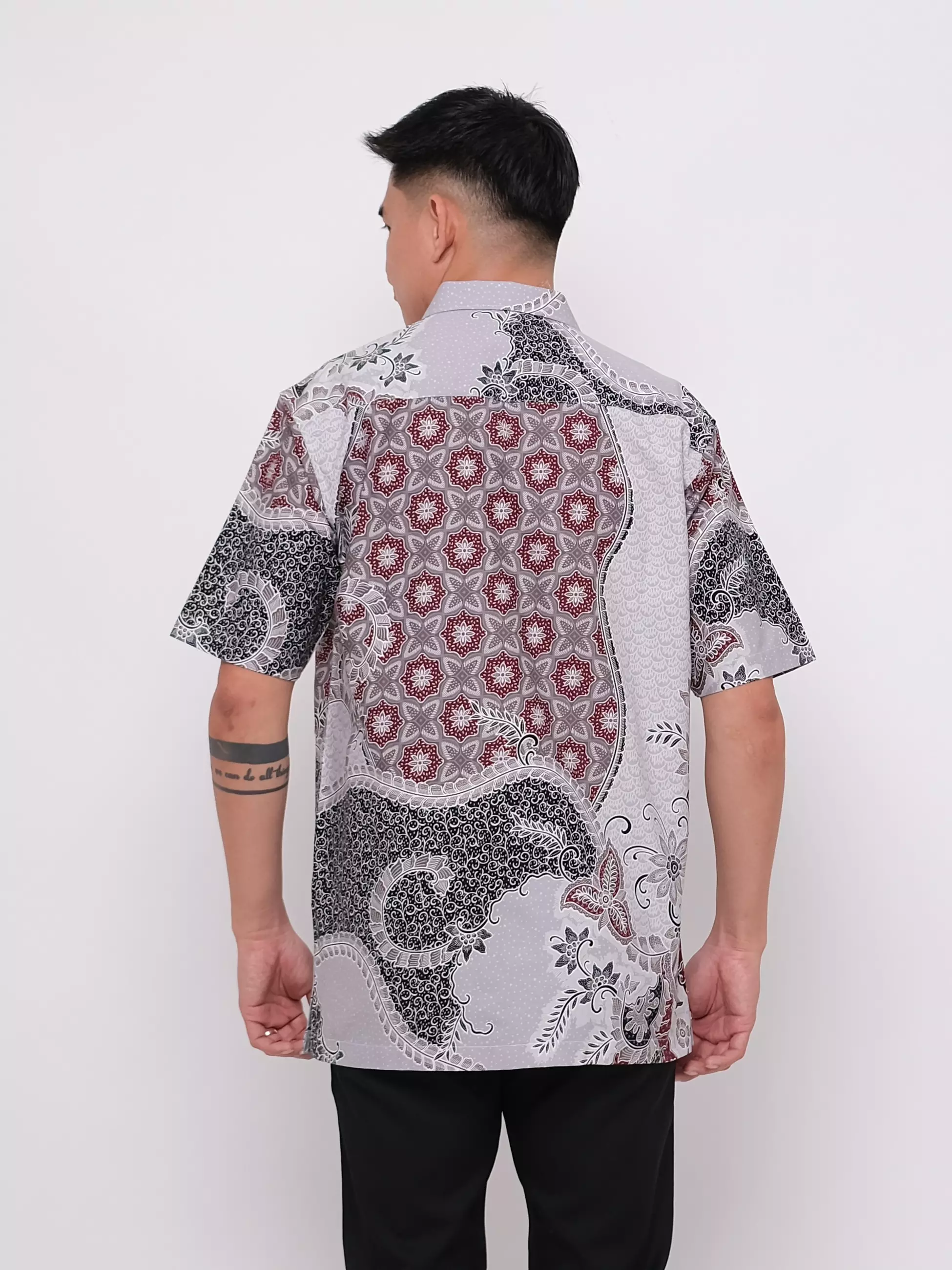 Kemeja Batik Lengan Pendek Abu Muda 16890