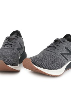 Jual Running New Balance Pria Original Zalora Indonesia