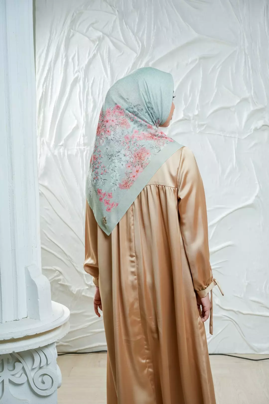 ALIZAH  Scarf Sweet Green - Kerudung Hijab Segiempat Motif With BOX - Bahan Nesla - Ukuran 115x115