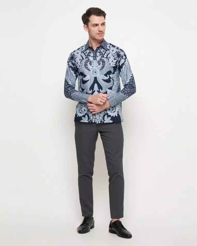 Regfit Prawara Kemeja Batik Pria Lengan Panjang