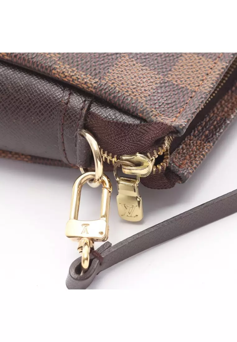 Pre-Loved Louis Vuitton Truth Makeup Damier  ebene Handbag PVC leather Brown