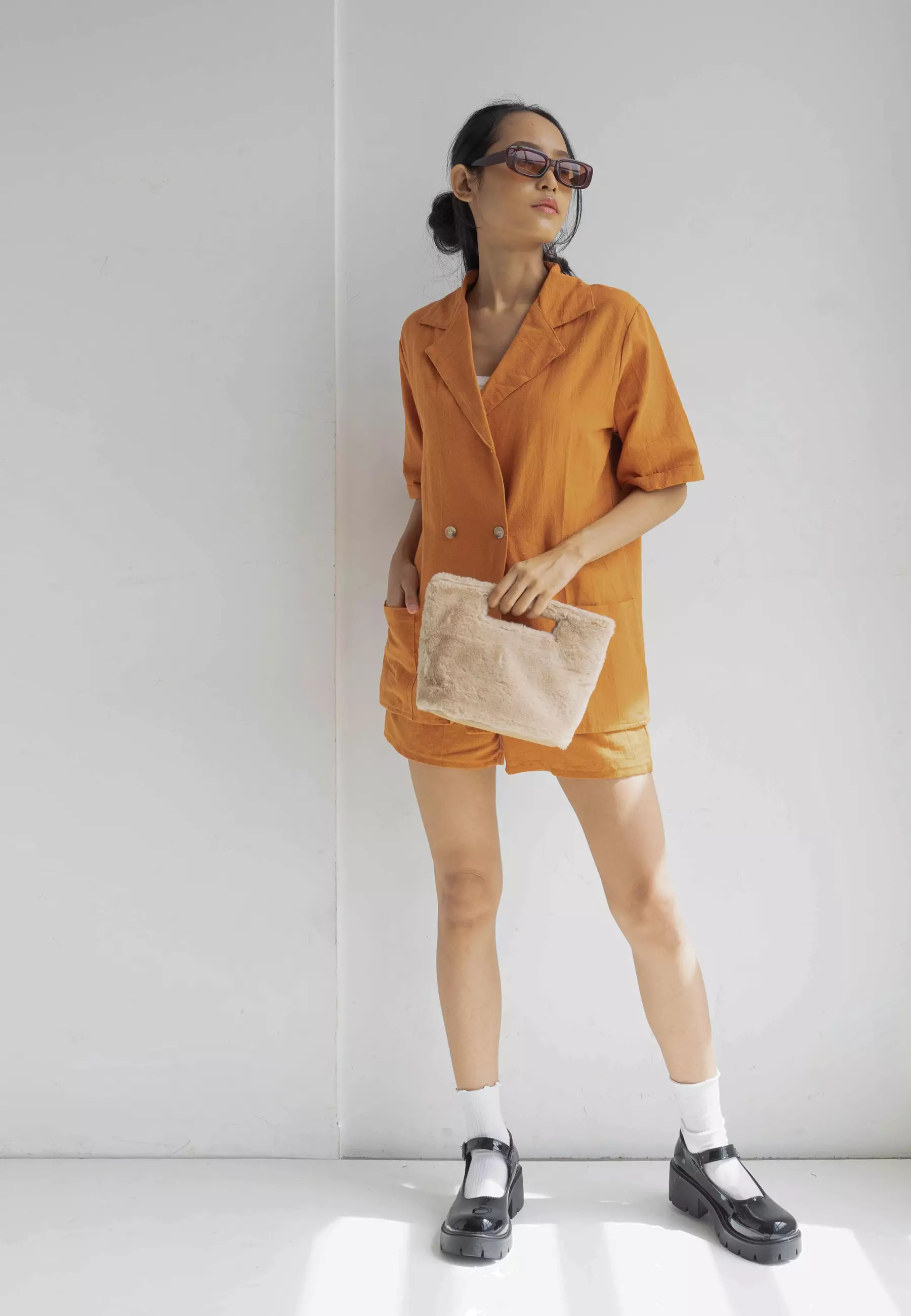 Houseofcuff Meadow Set in Bronze Setelan Blazer & Celana Pendek Linen