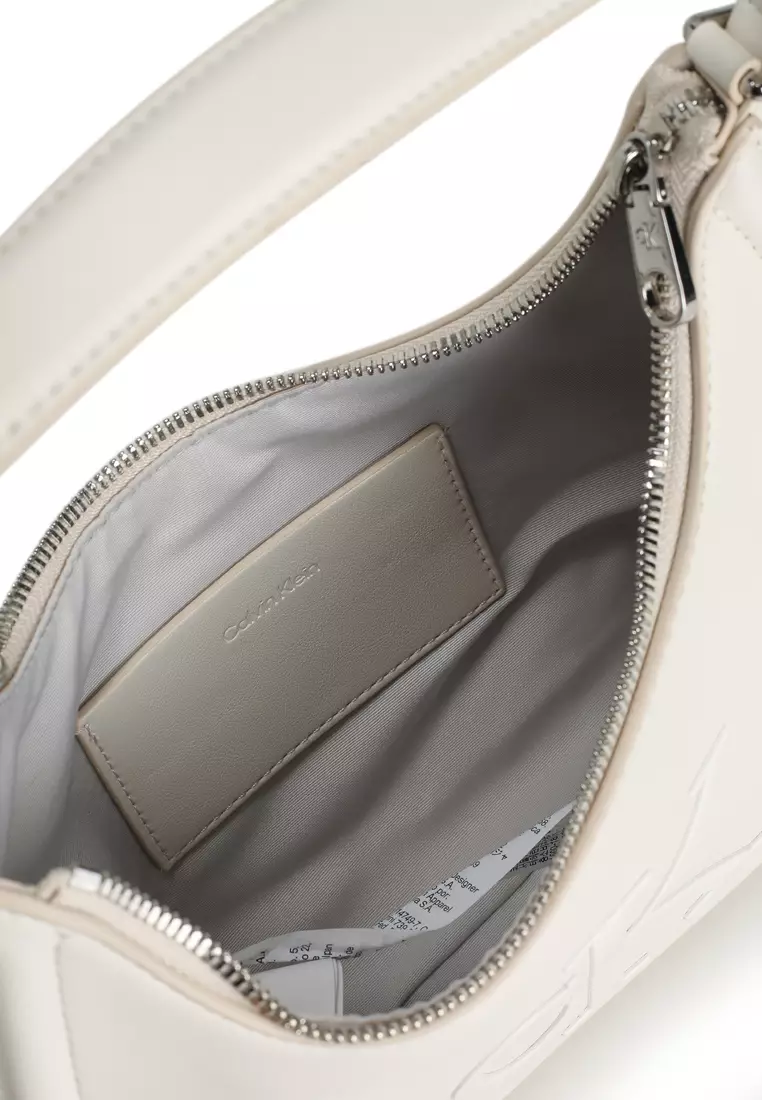 壓花商標單肩袋 - Calvin Klein 配飾