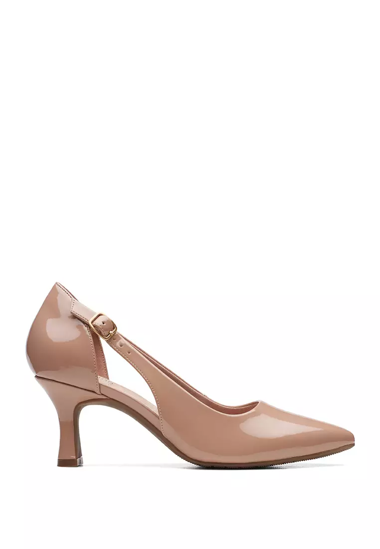 Discount on Clarks  shoes - SKU: Kataleyna Rae Heels Praline