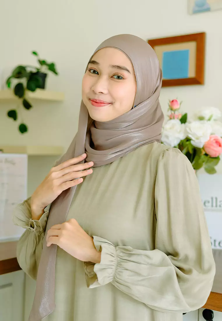 Yora Silk Shawl Olive Sheen