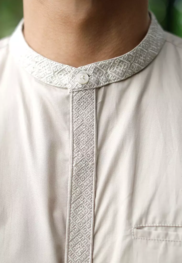 OXCON Kemeja Tangan Panjang koko bordir embrodiery collarless shirt Khakis
