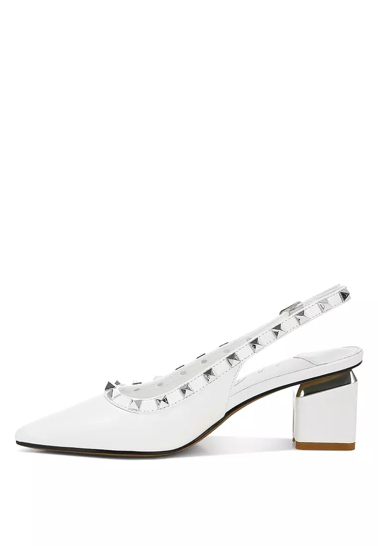 Sandal Slingback Berhiaskan Stud dalam Warna Putih