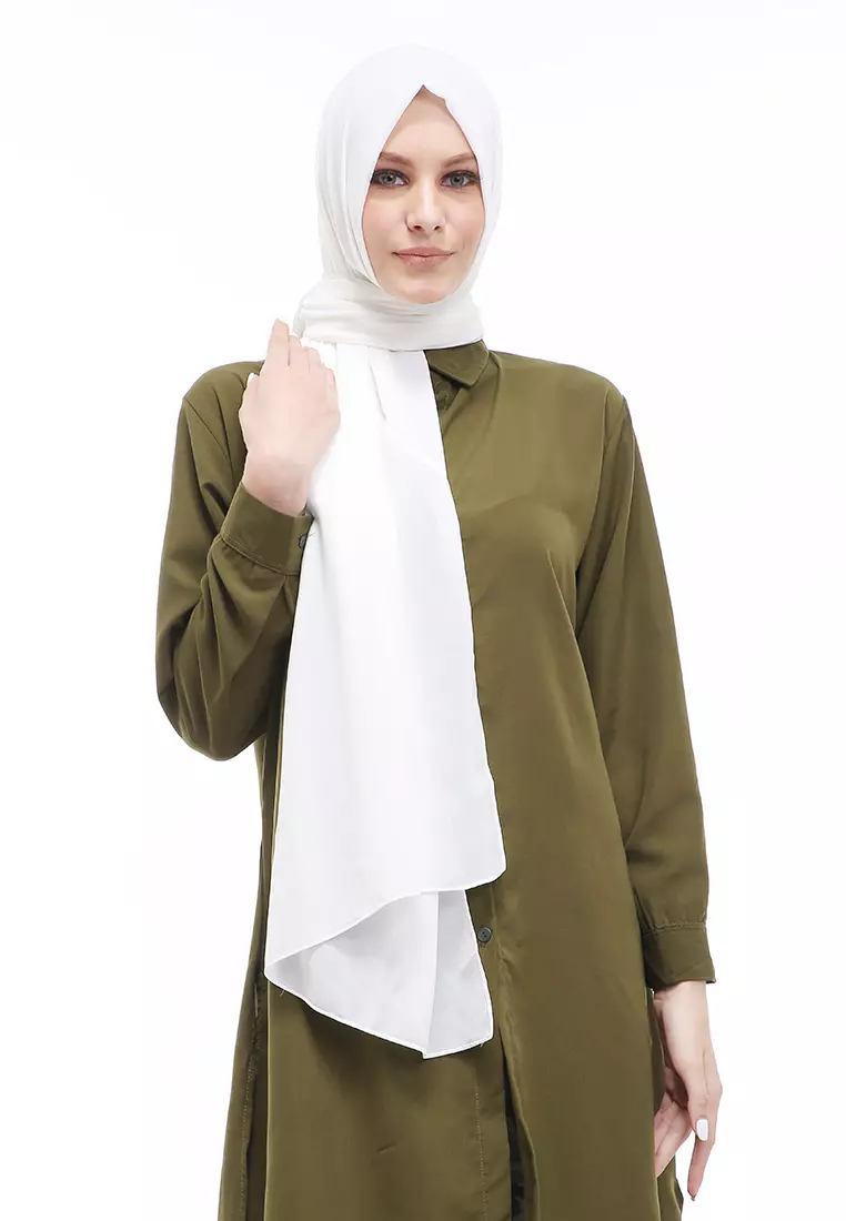 Sakilah Hijab Pashmina Ceruty Baby Doll Wanita Polos Relaxed Fit - Broken White