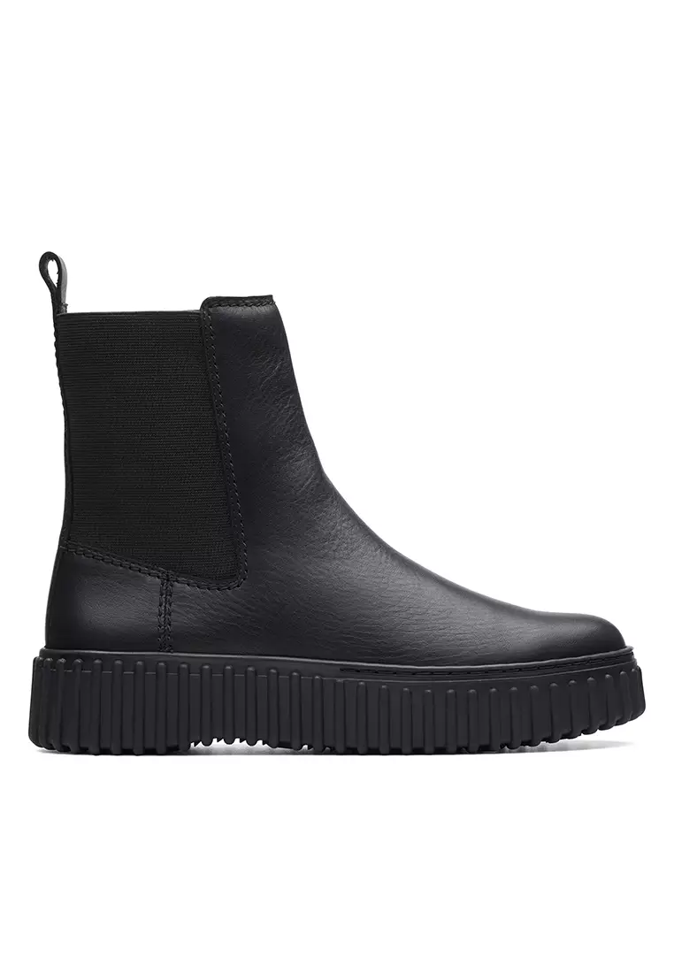 Discount on Clarks  shoes - SKU: Torhill Maple Boots Black