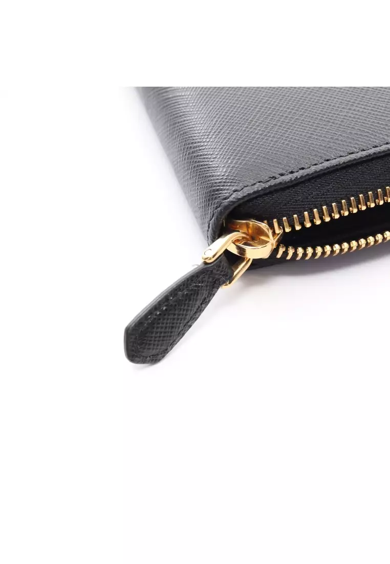 Buy Prada Pre-loved PRADA SAFFIANO METAL round zipper long wallet Saffiano leather  black Online