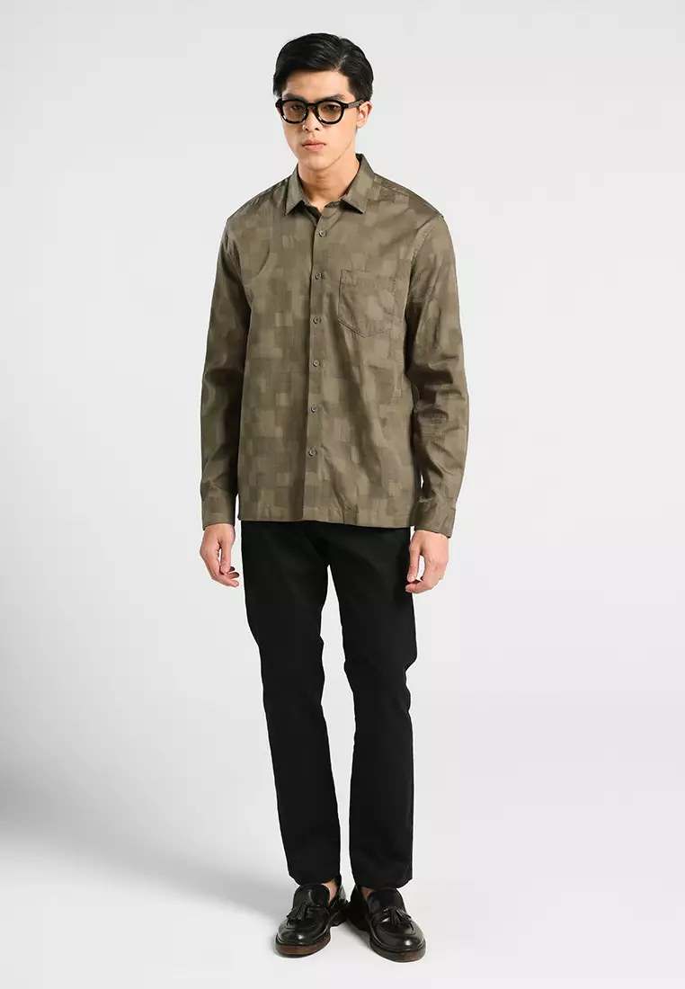 MANZONE - Kemeja Lengan Panjang Pria Paul 04 Comfort Fit - Olive Warna Olive