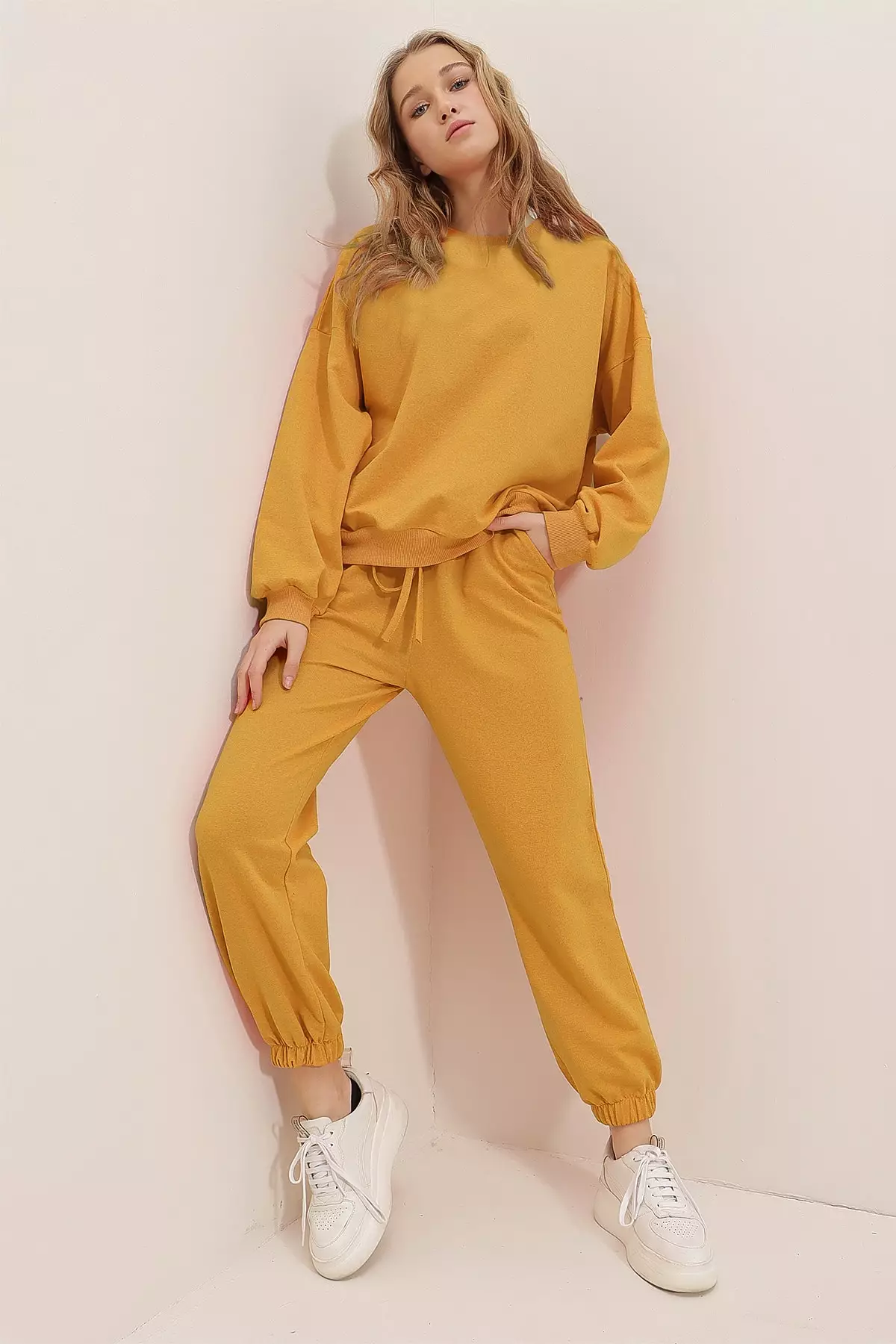 Basic Sweatshirt and Jogger Set