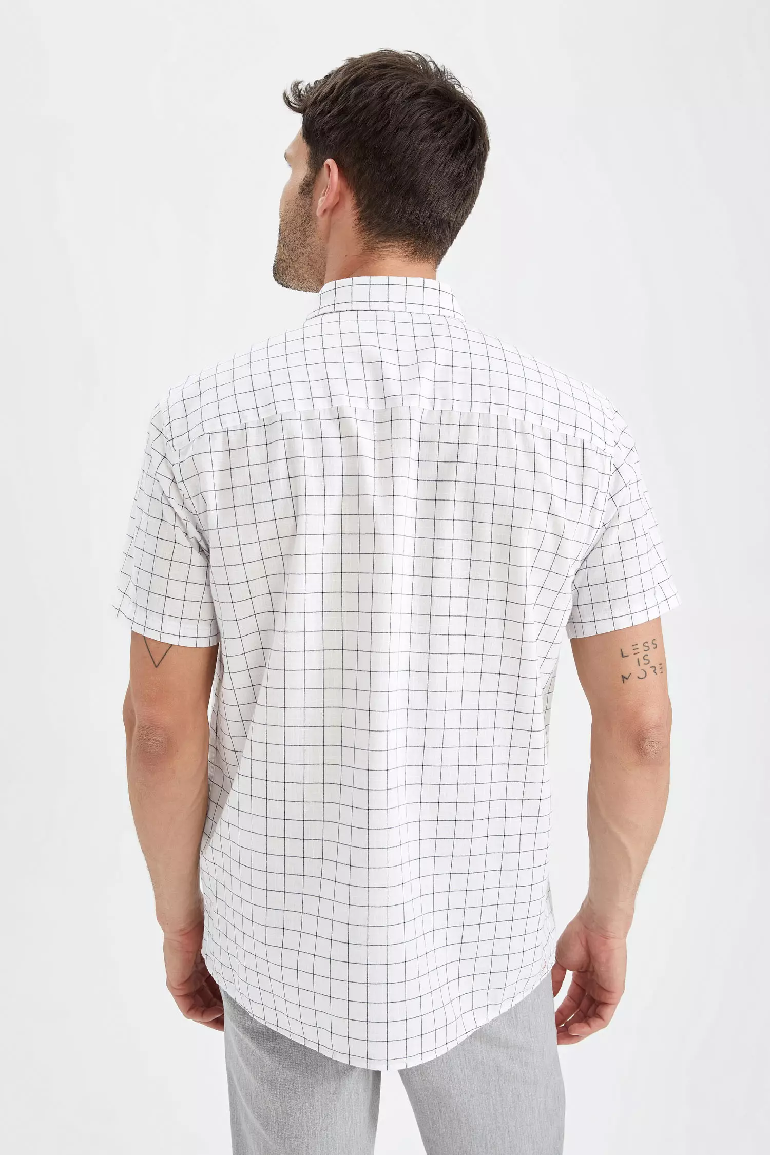 Buy DeFacto Regular Fit Square Patterned Short Sleeve Shirt 2024 Online ...
