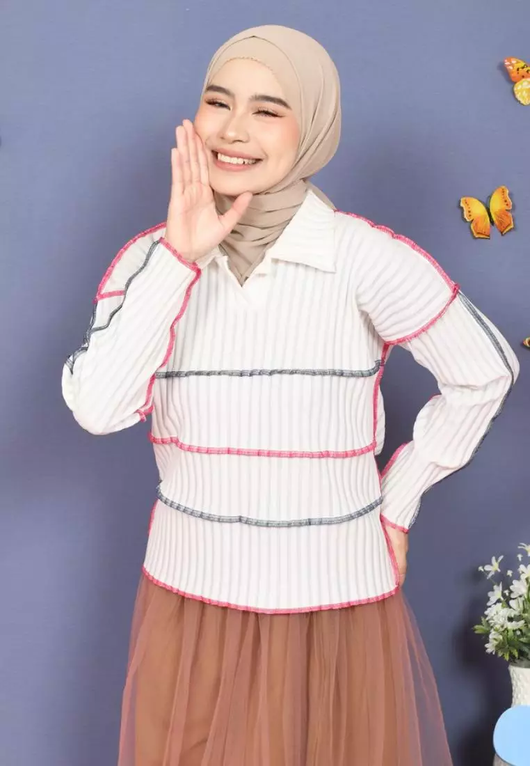 Yuna Playfull Knit Tops - Broken White M18127 R16S6