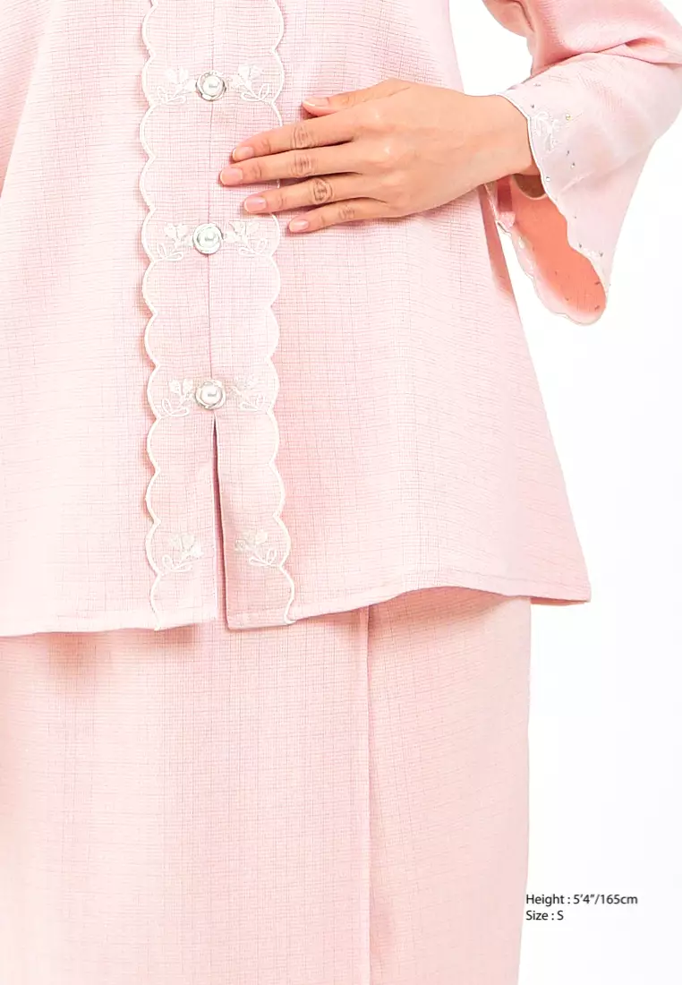 Gene Martino -Dea Ayu Kebaya Modern 8163