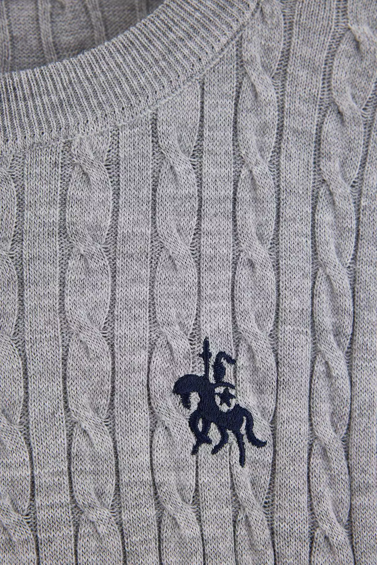 灰色馬匹刺繡髮織纖維薄針織毛衣