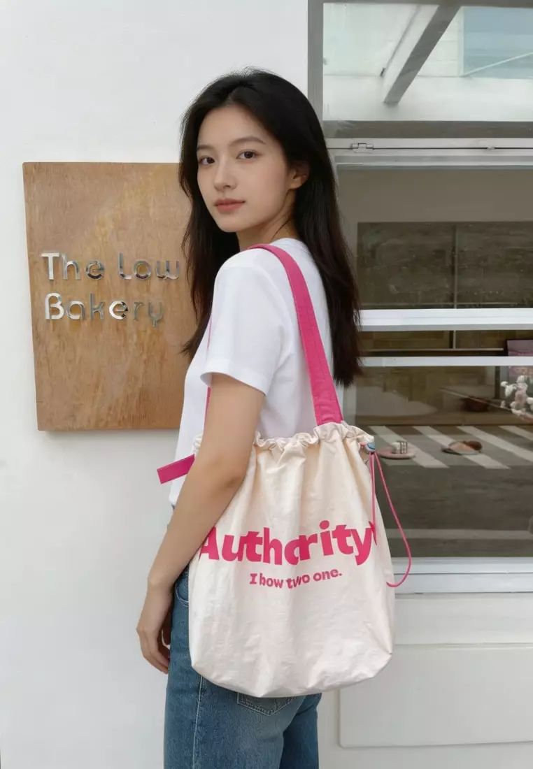 Korean-style minimalist and versatile letter print tote bag CA26041071W