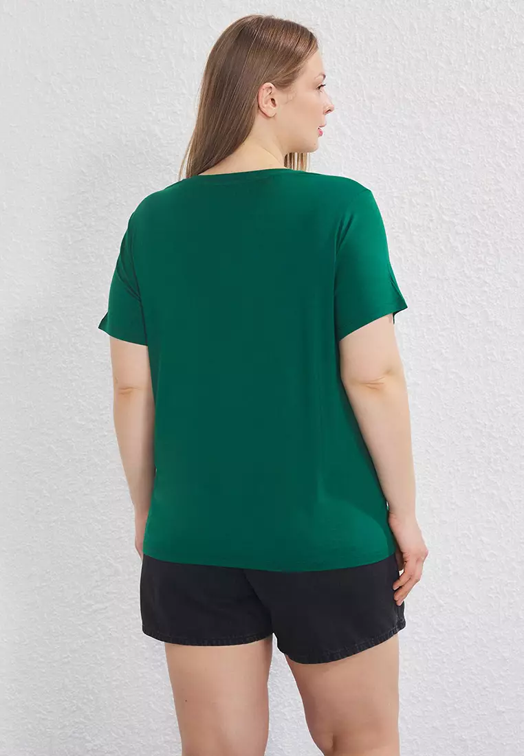 Emerald Green Regular Fit V Neck Plus Size T-shirt TBBSS25BF00062