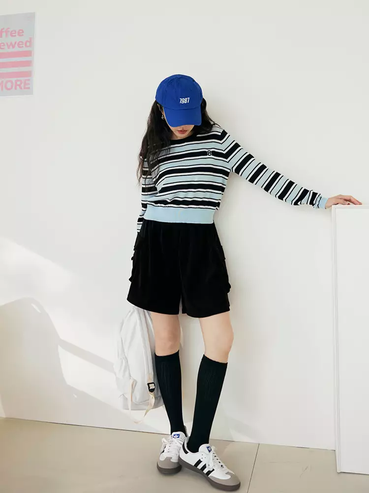 Solid color large pocket elastic waist casual shorts [BA7586]