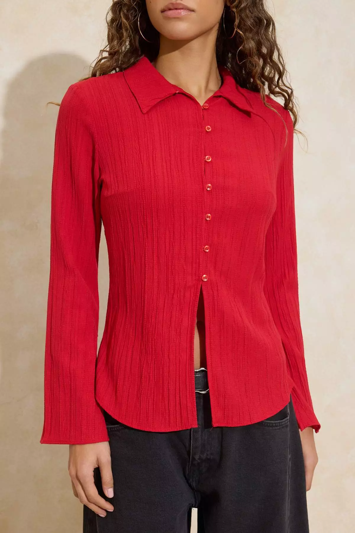 Red Textured Fitted Waist Fitted Woven Shirt Twoss24Go2