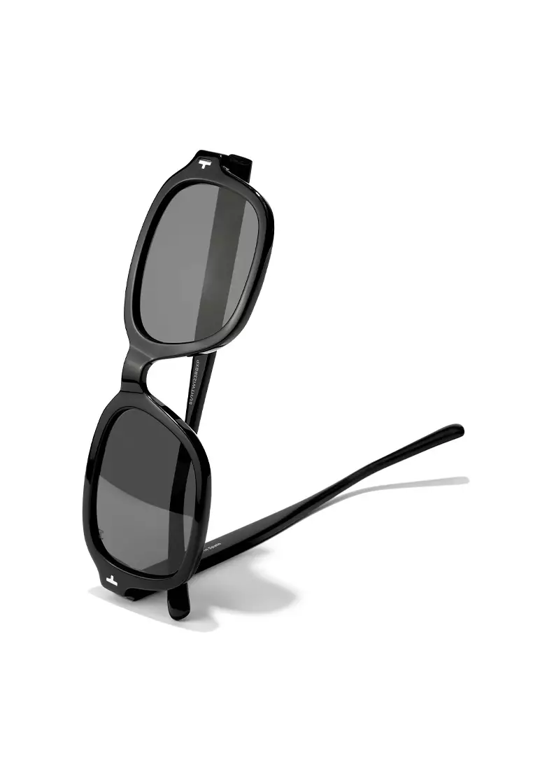 HAWKERS POLARIZED Black Dark TWIST Sunglasses for Men and Women, Unisex. UV400 Protection. Official Product designed in Spain