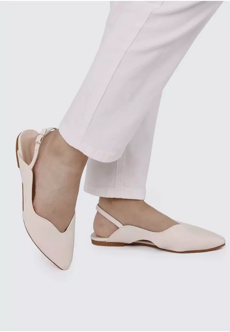 Comfy on sale white flats