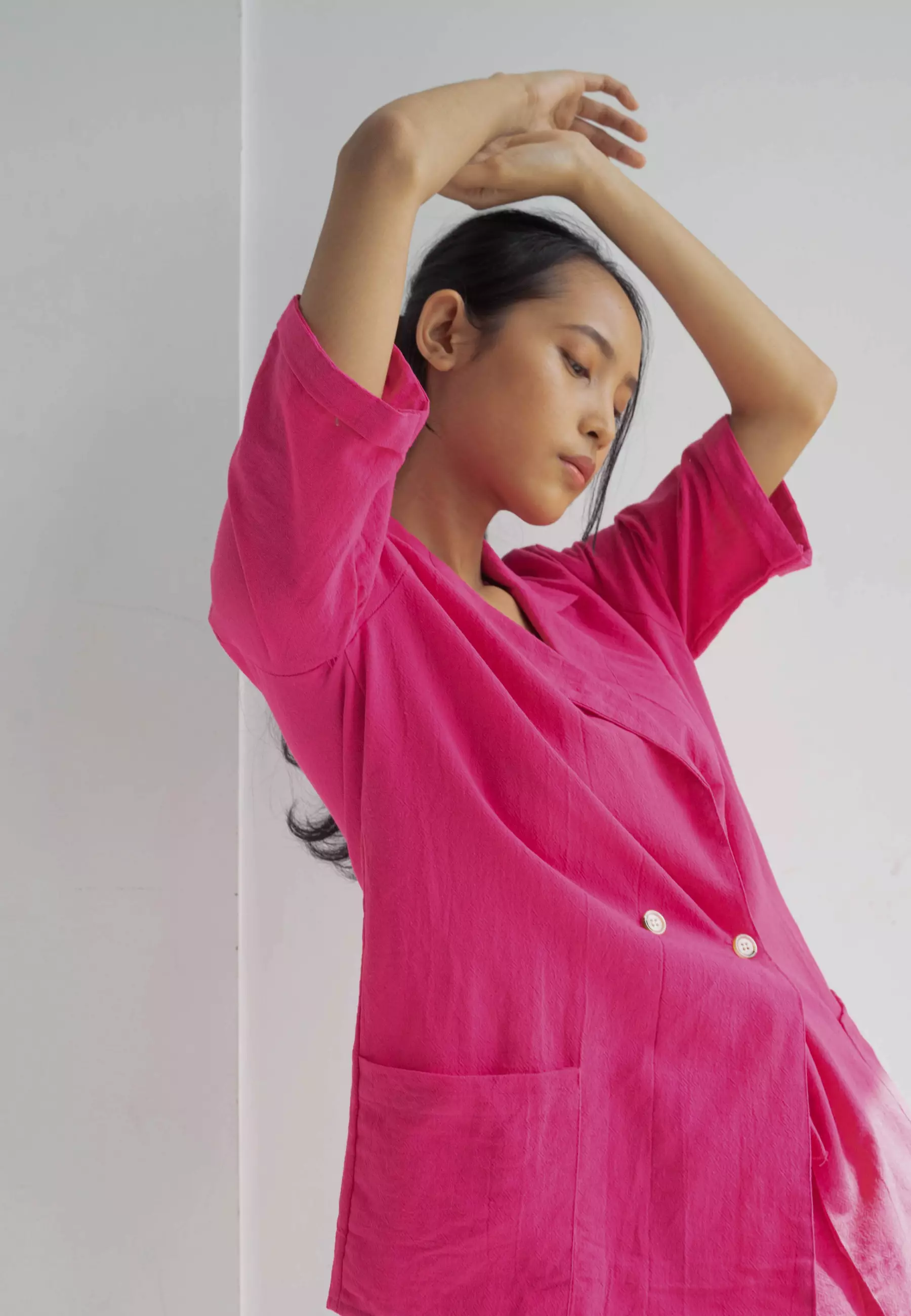 Houseofcuff Meadow Set in Pink Fuschia Setelan Blazer & Celana Pendek Linen