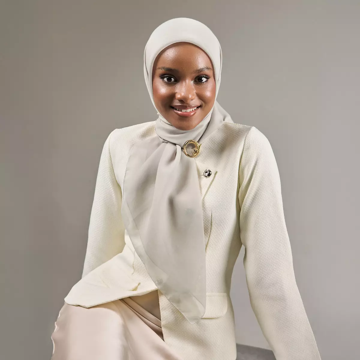 [New Collectio] ZM Zaskia Mecca - Hijab Paris Premium Parissa Light Grey | Bahan Adem, Fine Stitch, Mudah Dibentuk & Classy