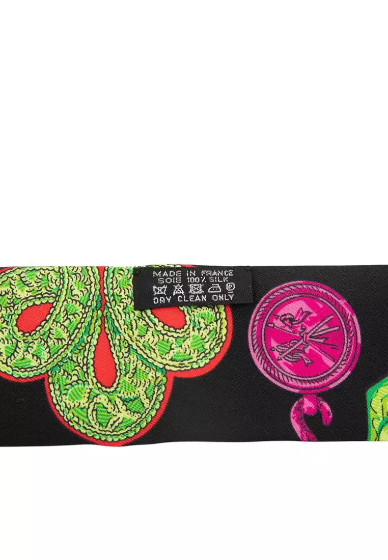 Pre-Loved Hermès Epaulettes De Gala Silk Twilly Scarf