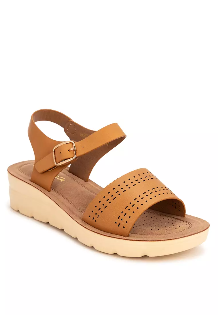 Discount on Unlisted  shoes - SKU: Harriet Sandals Softawalk